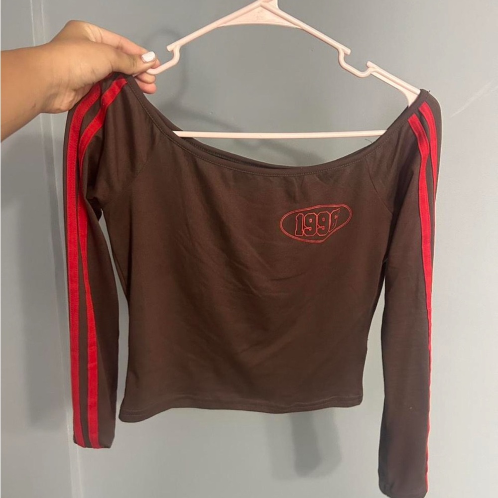 Brown and Red Women's Off-Shoulder Top